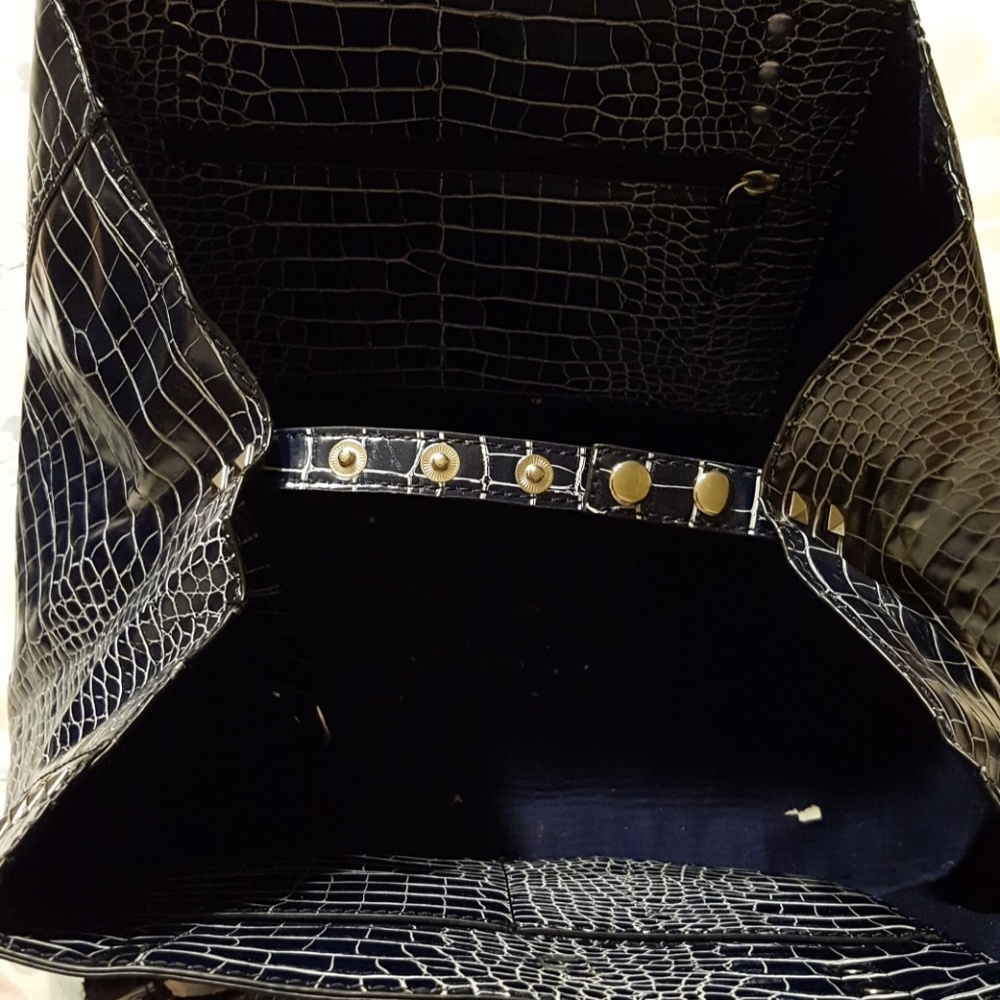 Purse - Picture 3 of 3